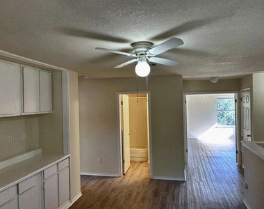 17229 Bushmills Rd - Photo Thumbnail 15