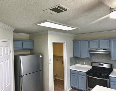 17229 Bushmills Rd - Photo Thumbnail 8