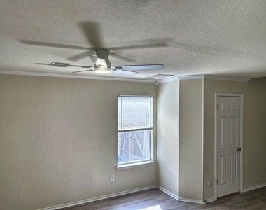 17229 Bushmills Rd - Photo Thumbnail 6