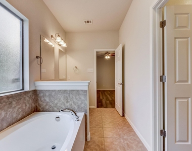 11400 W Parmer Ln - Photo Thumbnail 24