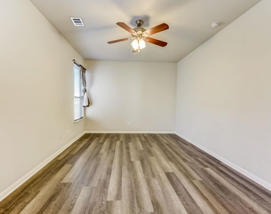 11400 W Parmer Ln - Photo Thumbnail 17