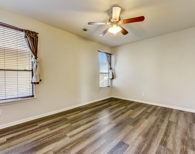 11400 W Parmer Ln - Photo Thumbnail 19