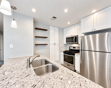 813 Emerald Wood Dr - Photo Thumbnail 12