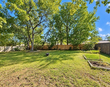 813 Emerald Wood Dr - Photo Thumbnail 25