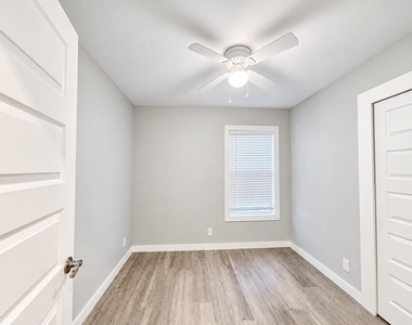 813 Emerald Wood Dr - Photo Thumbnail 16