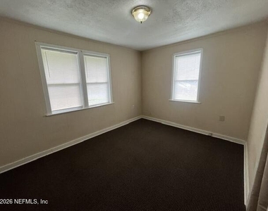 3835 Reid Street - Photo Thumbnail 4