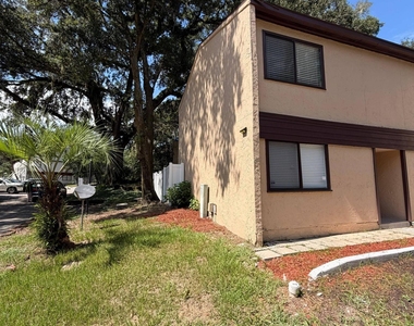 618 Oaks Plantation Drive - Photo Thumbnail 1