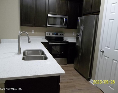 11742 Beardgrass Way - Photo Thumbnail 7