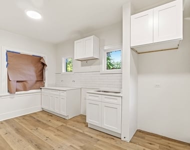 2112 S Drake Avenue - Photo Thumbnail 6
