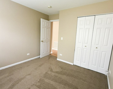 1303 N Red Oak Circle - Photo Thumbnail 11