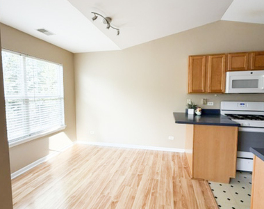 1303 N Red Oak Circle - Photo Thumbnail 3