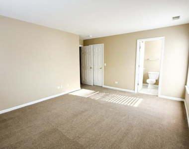 1303 N Red Oak Circle - Photo Thumbnail 8