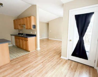 1303 N Red Oak Circle - Photo Thumbnail 6