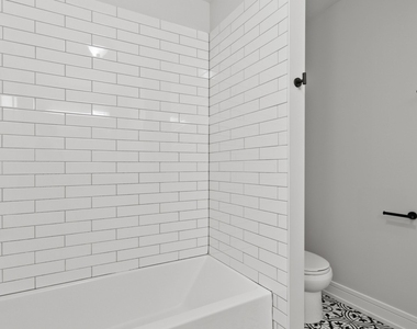 1321 S Lawndale Avenue - Photo Thumbnail 8