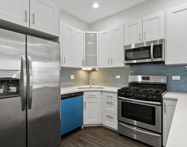 1321 S Lawndale Avenue - Photo Thumbnail 5