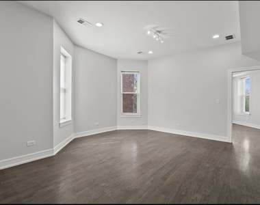 1321 S Lawndale Avenue - Photo Thumbnail 2