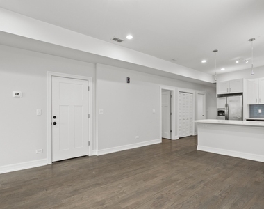 1321 S Lawndale Avenue - Photo Thumbnail 3