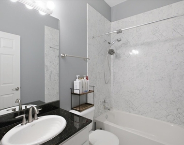 1641 W North Avenue - Photo Thumbnail 8