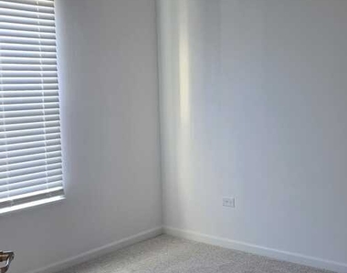 25637 W Wakefield Drive - Photo Thumbnail 6