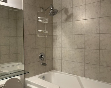 212 W Washington Street W - Photo Thumbnail 6