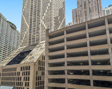680 N Lake Shore Drive - Photo Thumbnail 12