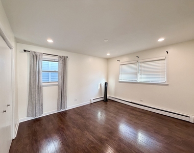 2231 Prairie Street - Photo Thumbnail 3