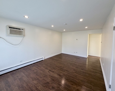 2231 Prairie Street - Photo Thumbnail 2
