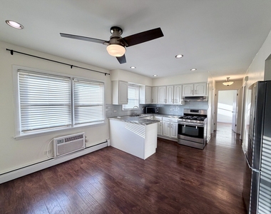 2231 Prairie Street - Photo Thumbnail 1