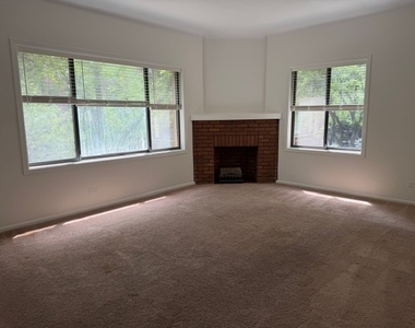 804 W Lakeside Place - Photo Thumbnail 4