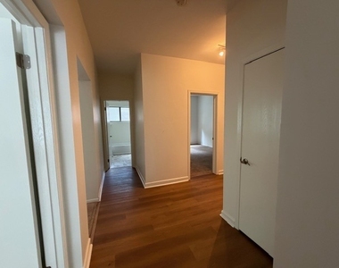 804 W Lakeside Place - Photo Thumbnail 5