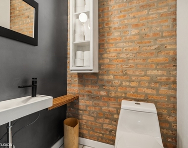2156 W Hubbard Street - Photo Thumbnail 13