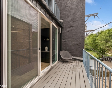 2156 W Hubbard Street - Photo Thumbnail 9