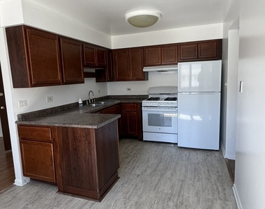 4549 Forest Avenue - Photo Thumbnail 3