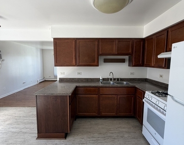 4549 Forest Avenue - Photo Thumbnail 4