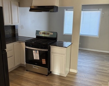 11545 S Loomis Street - Photo Thumbnail 4