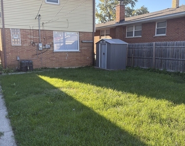 11545 S Loomis Street - Photo Thumbnail 9