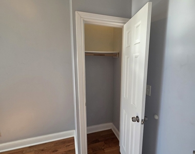 517 E 46th Place - Photo Thumbnail 19