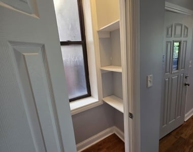 517 E 46th Place - Photo Thumbnail 7