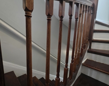 517 E 46th Place - Photo Thumbnail 3