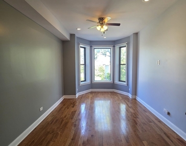 517 E 46th Place - Photo Thumbnail 8