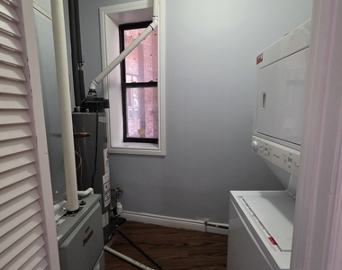 517 E 46th Place - Photo Thumbnail 13