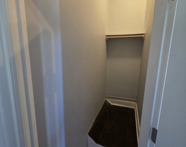 517 E 46th Place - Photo Thumbnail 10