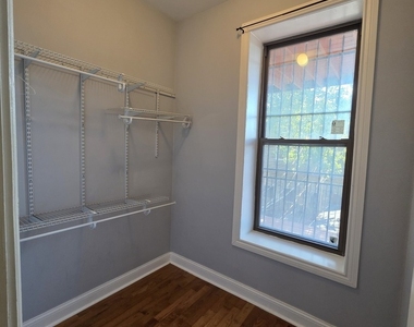 517 E 46th Place - Photo Thumbnail 17