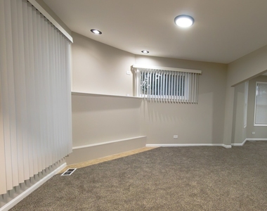 423 E 144th Street - Photo Thumbnail 2