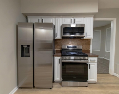 423 E 144th Street - Photo Thumbnail 6