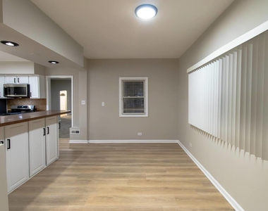 423 E 144th Street - Photo Thumbnail 9