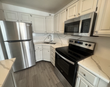 4800 S Chicago Beach Drive - Photo Thumbnail 5