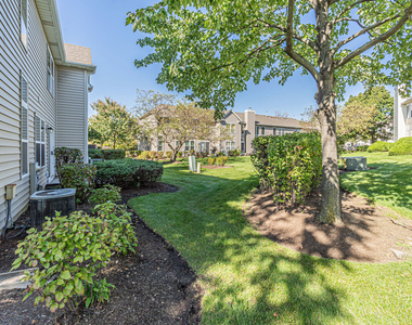 1530 E Chivalry Court - Photo Thumbnail 18