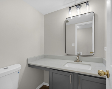 1530 E Chivalry Court - Photo Thumbnail 9
