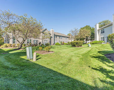 1530 E Chivalry Court - Photo Thumbnail 19
